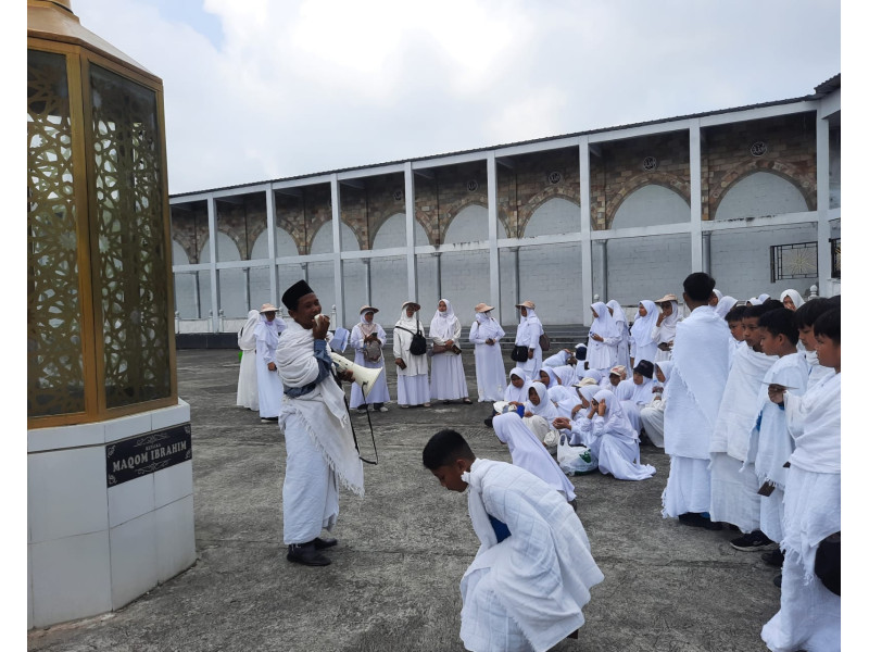 Studi Manasik di Fatimah Zahra